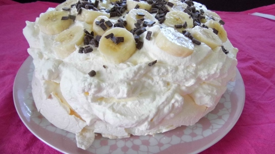 This is how his Mum made her pavs, with bananas on top = very weird.